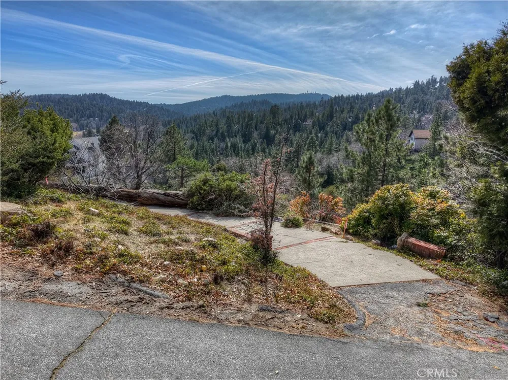 841 Madera Lane Lake Arrowhead, CA 92352