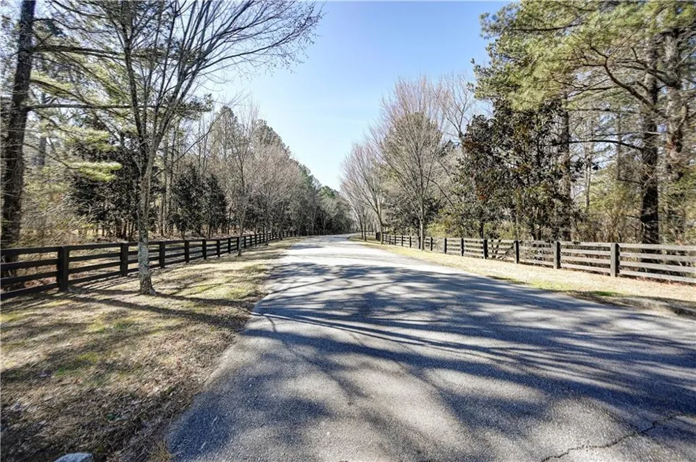 29 Saratoga Drive Rydal, GA 30171