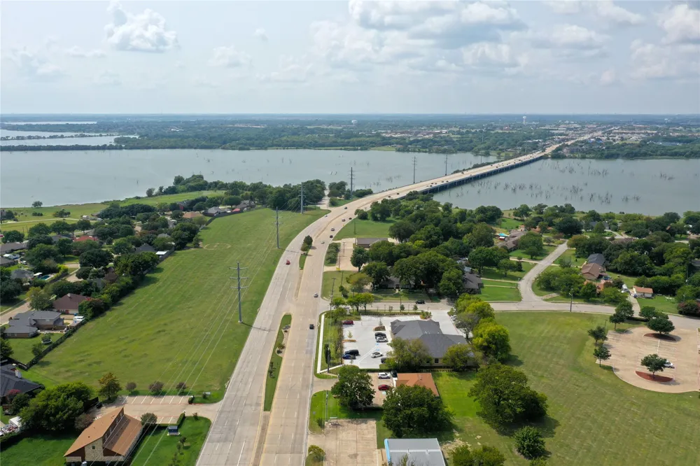 7200 Lakeview Parkway Rowlett, TX 75088