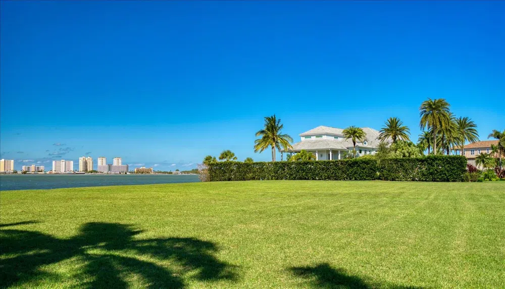 ST ANDREWS DRIVE Belleair, FL 33756