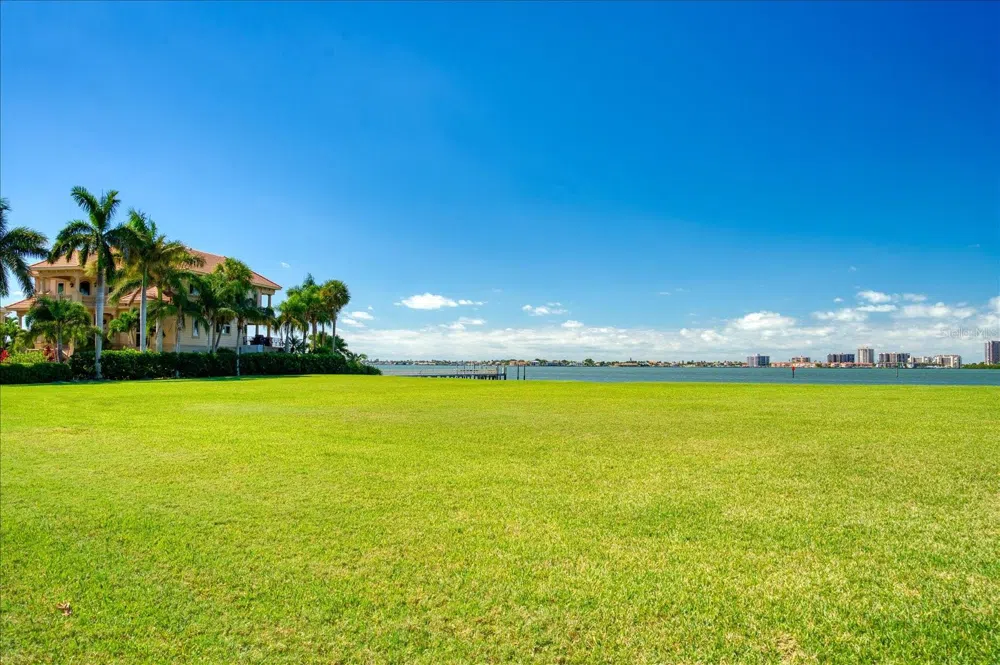 ST ANDREWS DRIVE Belleair, FL 33756