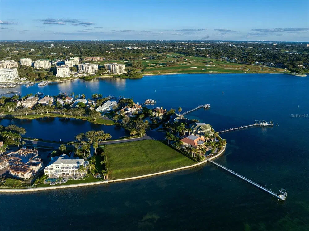 ST ANDREWS DRIVE Belleair, FL 33756