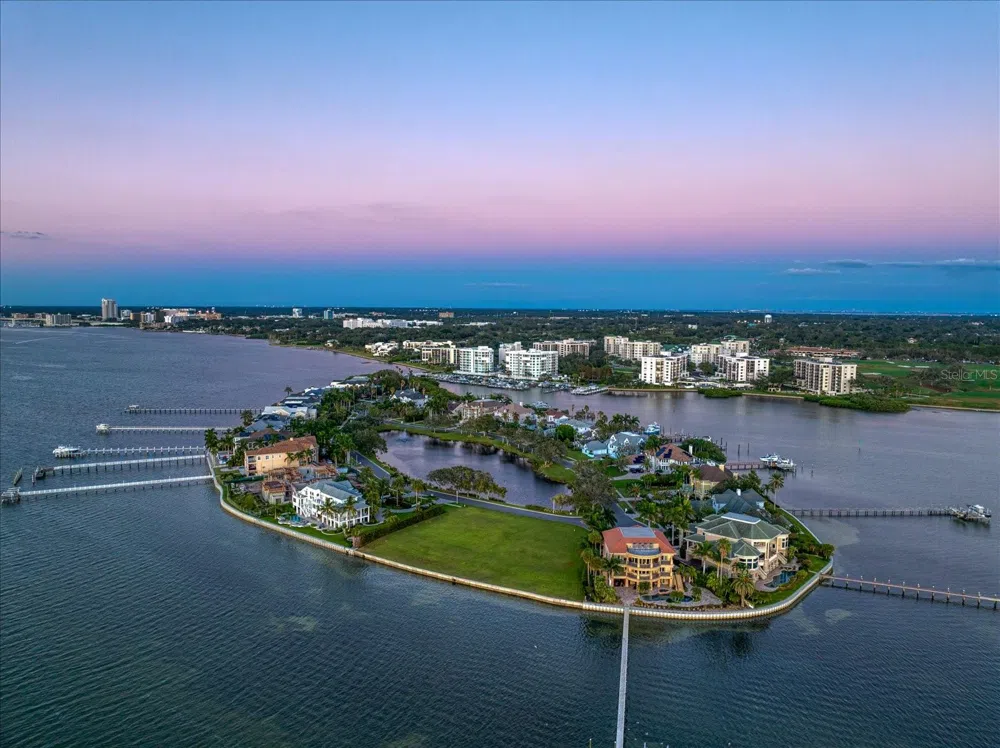 ST ANDREWS DRIVE Belleair, FL 33756