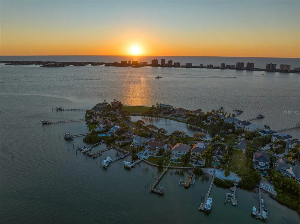 ST ANDREWS DRIVE Belleair, FL 33756