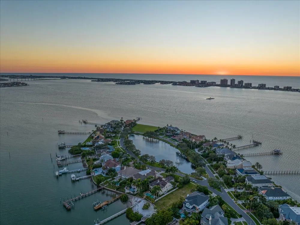 ST ANDREWS DRIVE Belleair, FL 33756