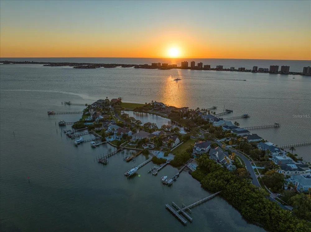 ST ANDREWS DRIVE Belleair, FL 33756