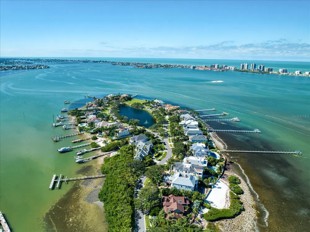 ST ANDREWS DRIVE Belleair, FL 33756