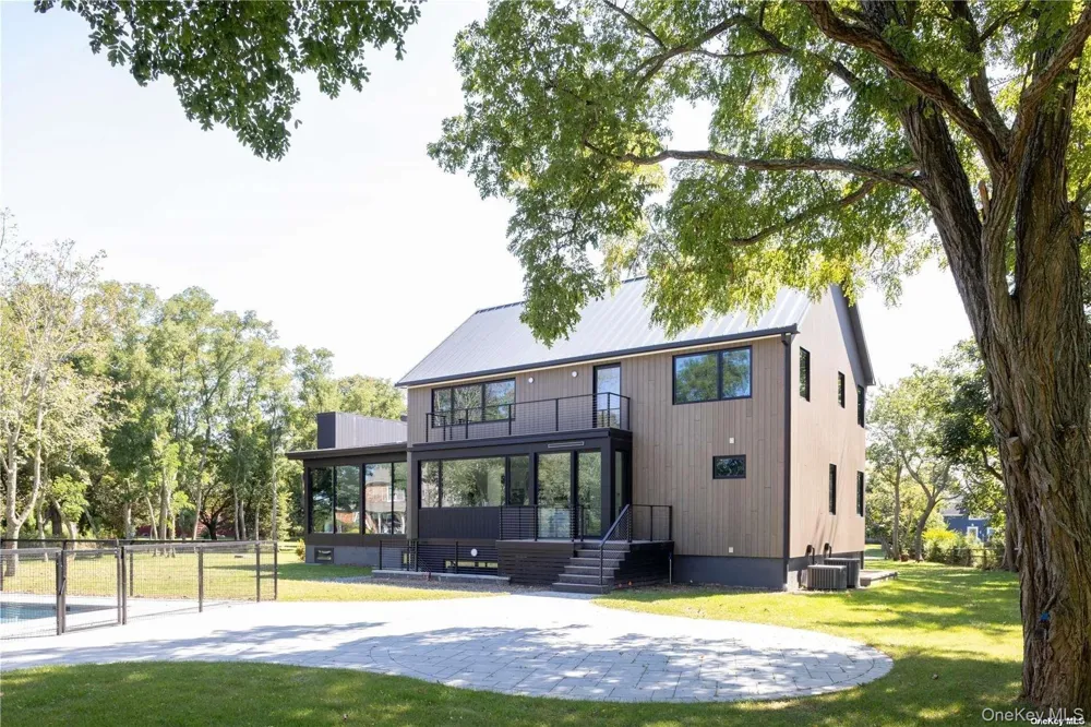 290 Windward Road Orient, NY 11957