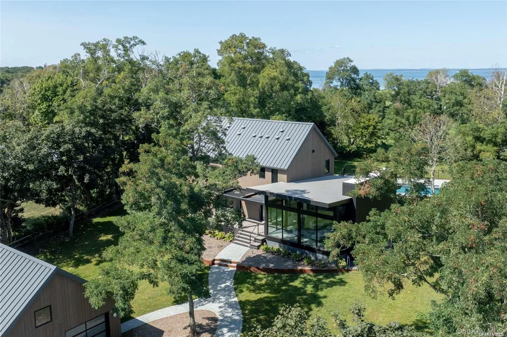 290 Windward Road Orient, NY 11957