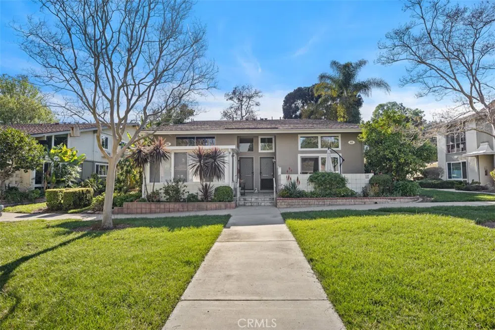 62 Calle Cadiz Laguna Woods, CA 92637