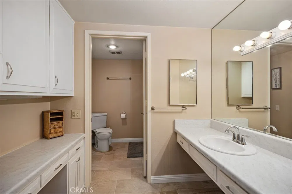 62 Calle Cadiz Laguna Woods, CA 92637