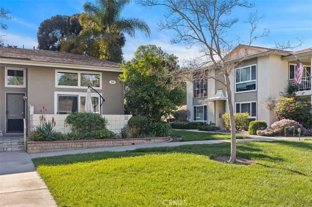 62 Calle Cadiz Laguna Woods, CA 92637