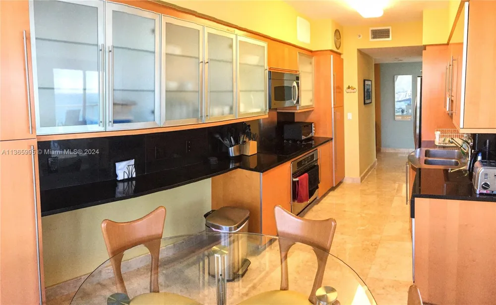 6365 COLLINS AV #3407 Miami Beach, FL 33141