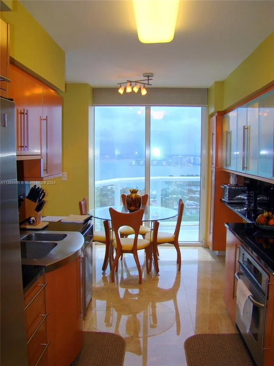 6365 COLLINS AV #3407 Miami Beach, FL 33141