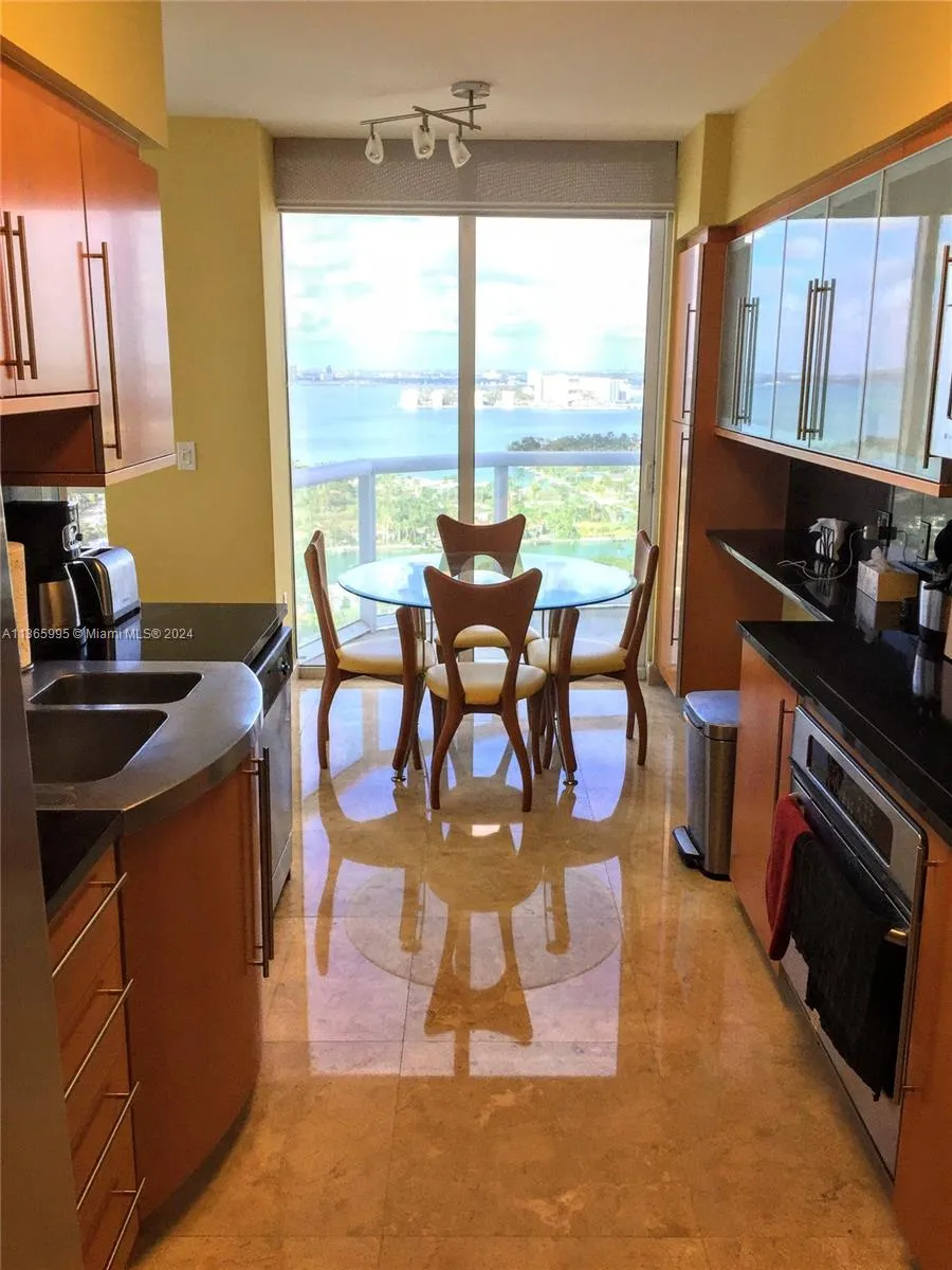 6365 COLLINS AV #3407 Miami Beach, FL 33141