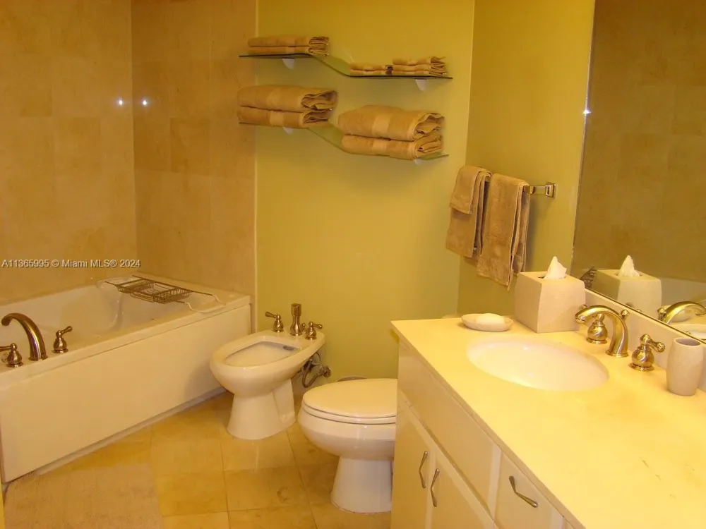 6365 COLLINS AV #3407 Miami Beach, FL 33141