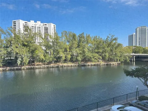 300 Diplomat pkwy #310