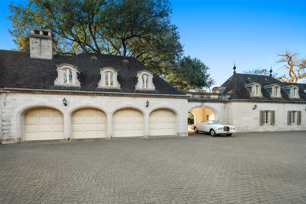 5619 Walnut Hill Lane Dallas, TX 75229