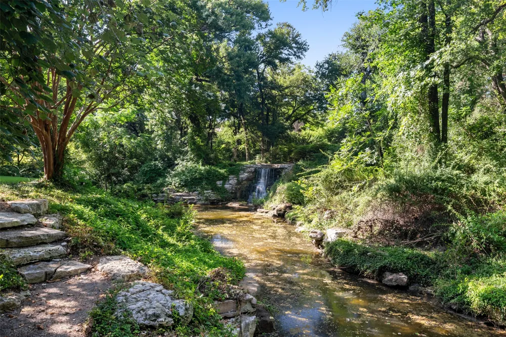 5619 Walnut Hill Lane Dallas, TX 75229