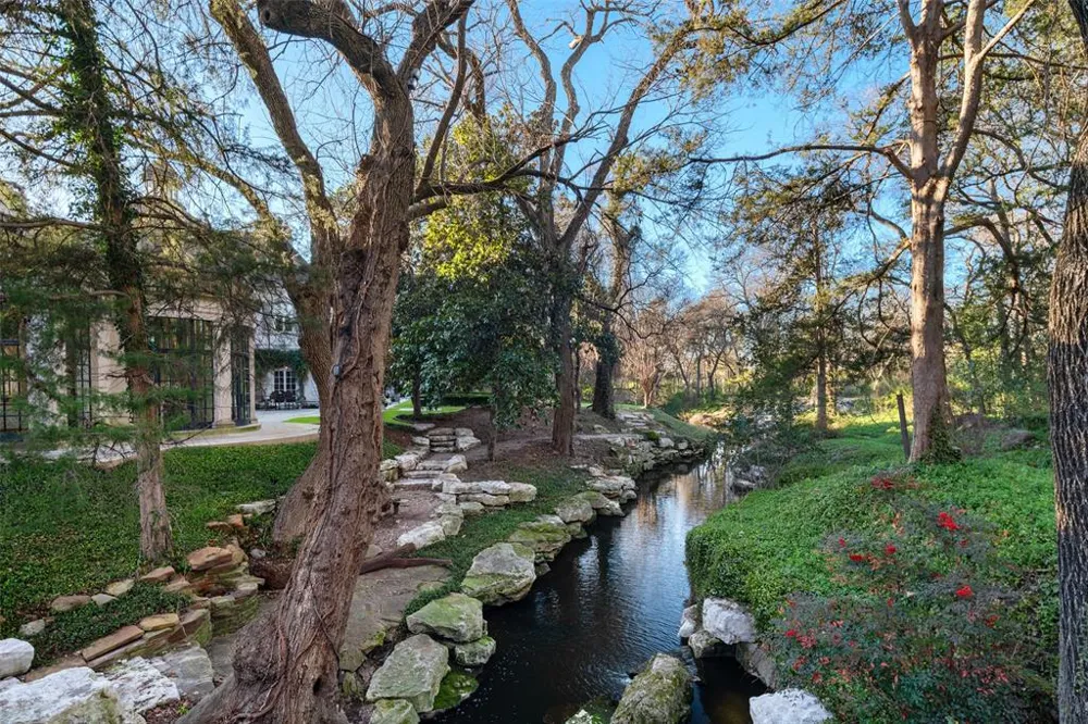 5619 Walnut Hill Lane Dallas, TX 75229