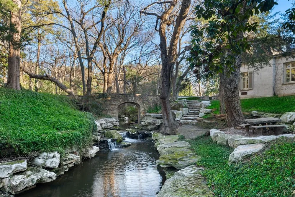 5619 Walnut Hill Lane Dallas, TX 75229