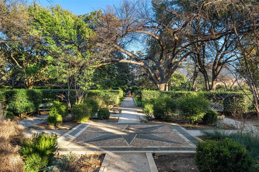 5619 Walnut Hill Lane Dallas, TX 75229