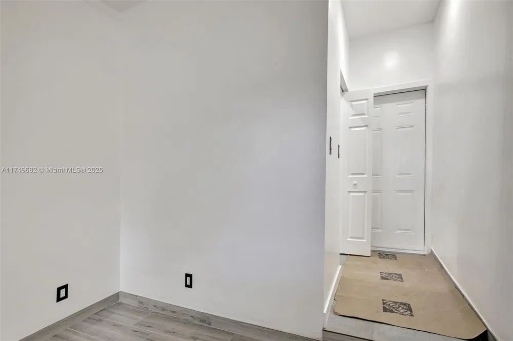 4381 SW 51st St Dania Beach, FL 33314