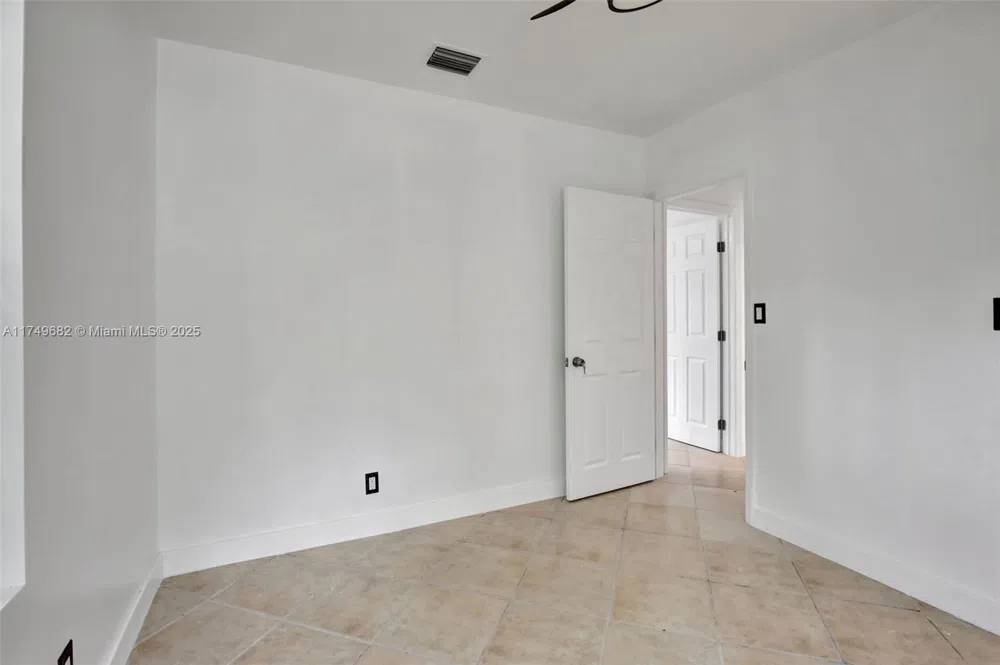 4381 SW 51st St Dania Beach, FL 33314