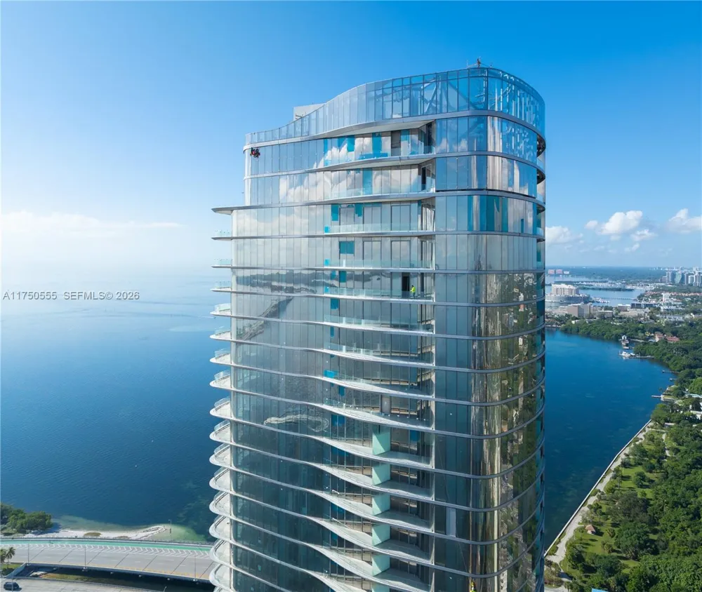 175 SE 25 RD #3902 Miami, FL 33129