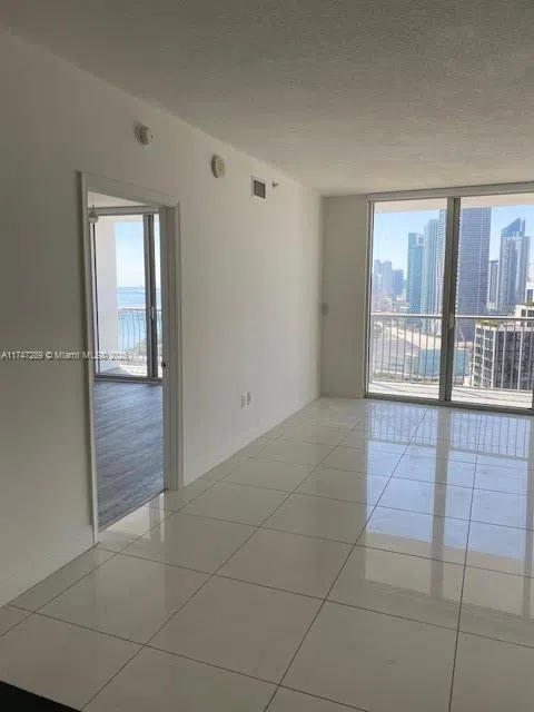 1750 Bayshore Dr #3112 Miami, FL 33132