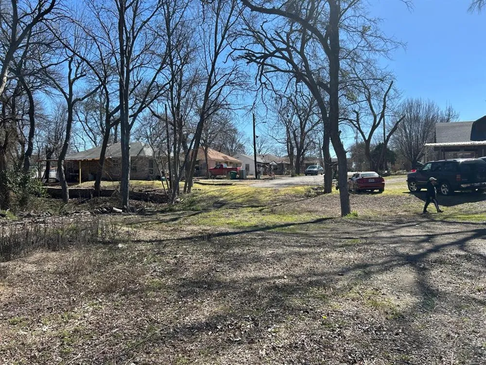 1 Hart Street Wilmer, TX 75172