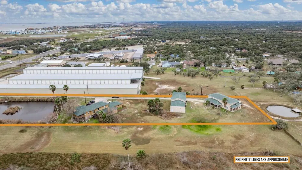 4107 Highway 35 Highway S Rockport, TX 78382