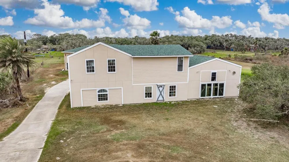 4107 Highway 35 Highway S Rockport, TX 78382