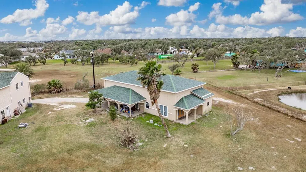 4107 Highway 35 Highway S Rockport, TX 78382
