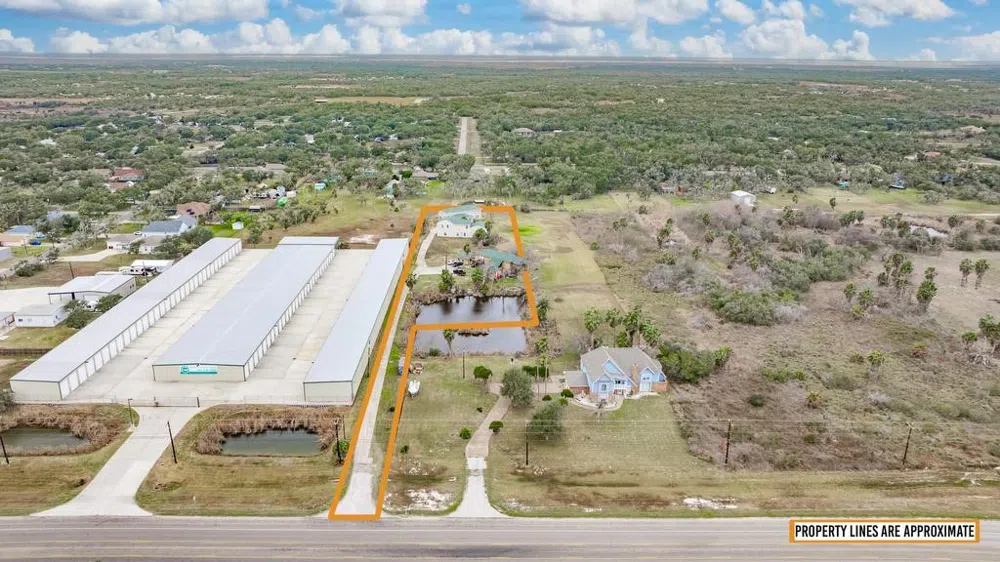 4107 Highway 35 Highway S Rockport, TX 78382