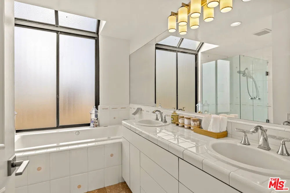 3616 The Strand #C Manhattan Beach, CA 90266