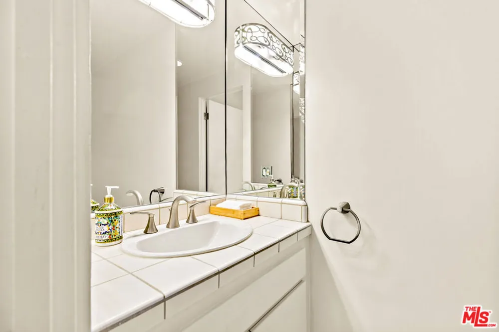 3616 The Strand #C Manhattan Beach, CA 90266