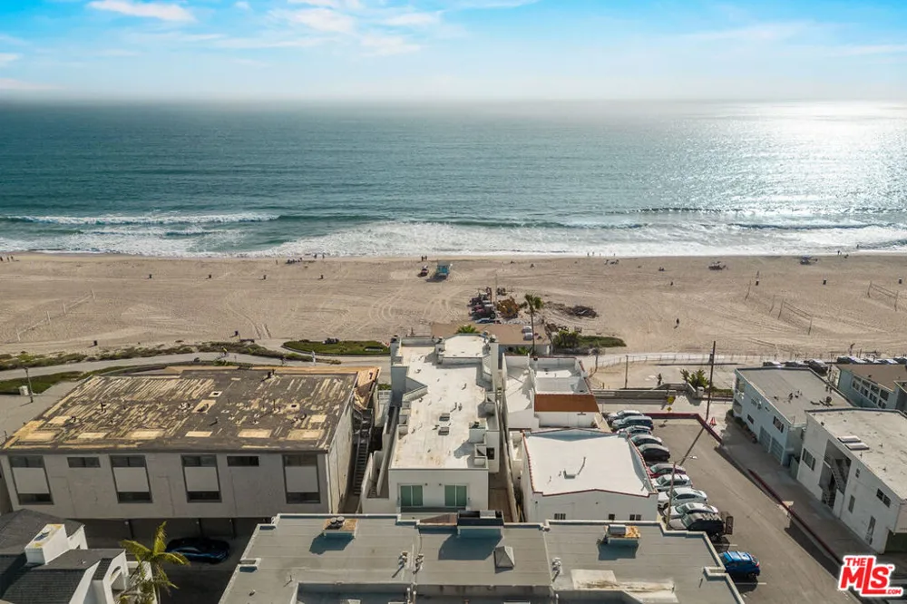 3616 The Strand #C Manhattan Beach, CA 90266