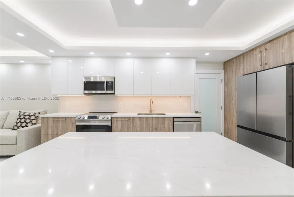 1950 S Ocean Dr #20L Hallandale Beach, FL 33009