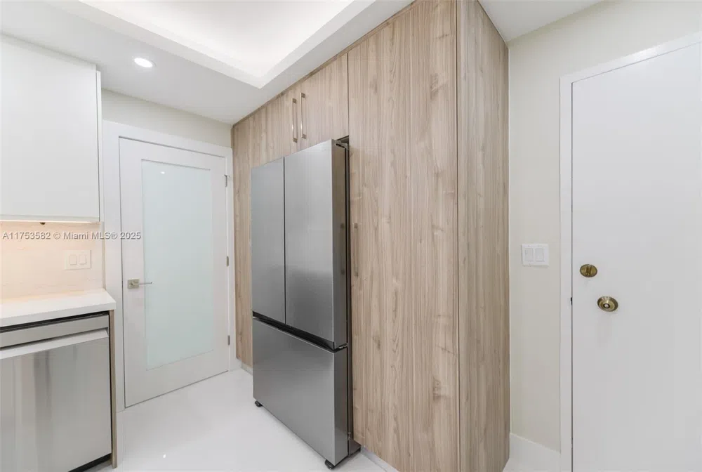 1950 S Ocean Dr #20L Hallandale Beach, FL 33009