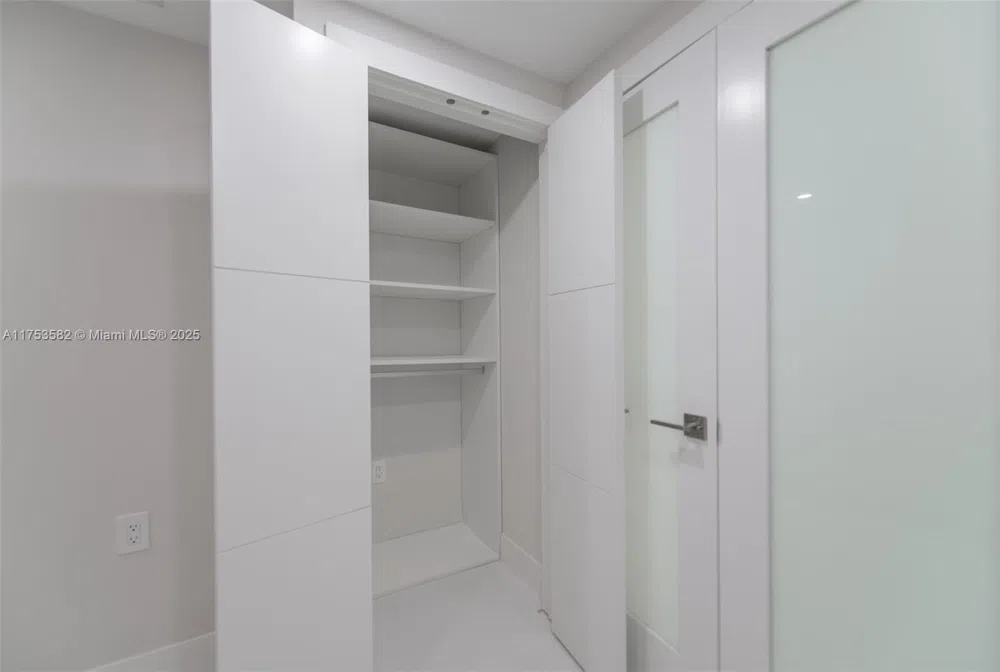 1950 S Ocean Dr #20L Hallandale Beach, FL 33009