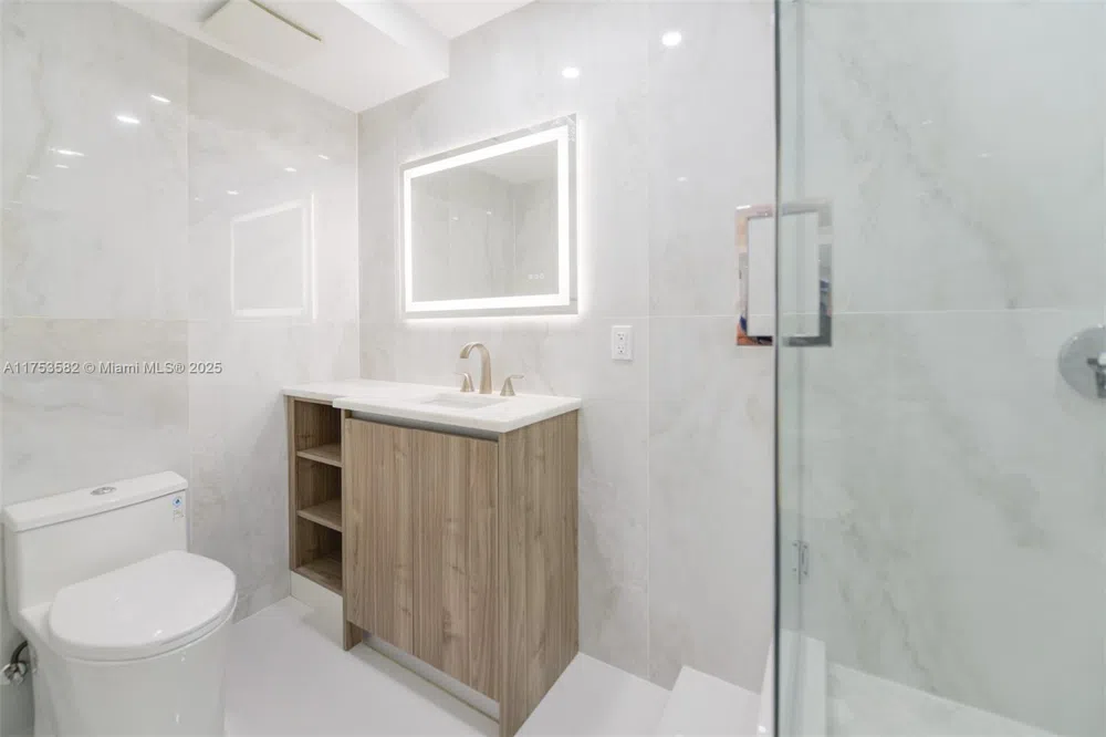 1950 S Ocean Dr #20L Hallandale Beach, FL 33009