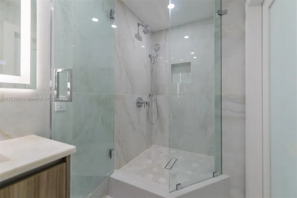 1950 S Ocean Dr #20L Hallandale Beach, FL 33009