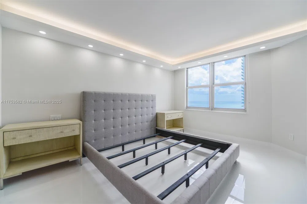 1950 S Ocean Dr #20L Hallandale Beach, FL 33009