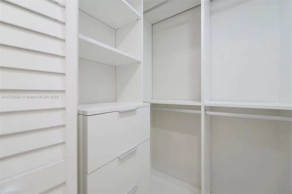 1950 S Ocean Dr #20L Hallandale Beach, FL 33009