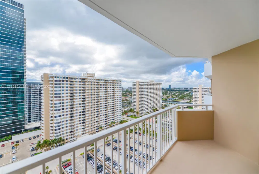 1950 S Ocean Dr #20L Hallandale Beach, FL 33009