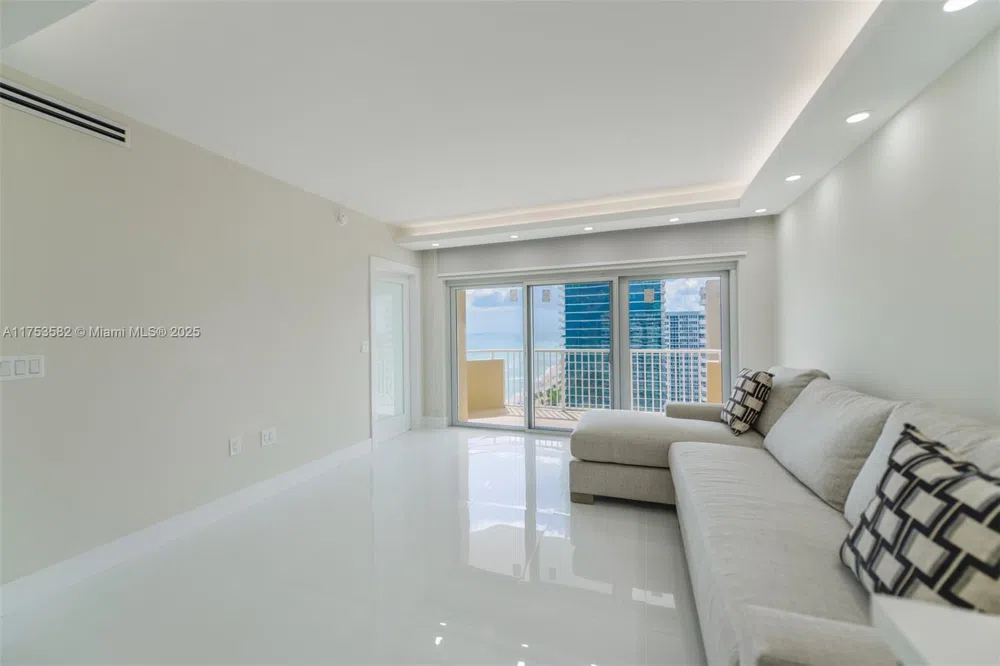 1950 S Ocean Dr #20L Hallandale Beach, FL 33009