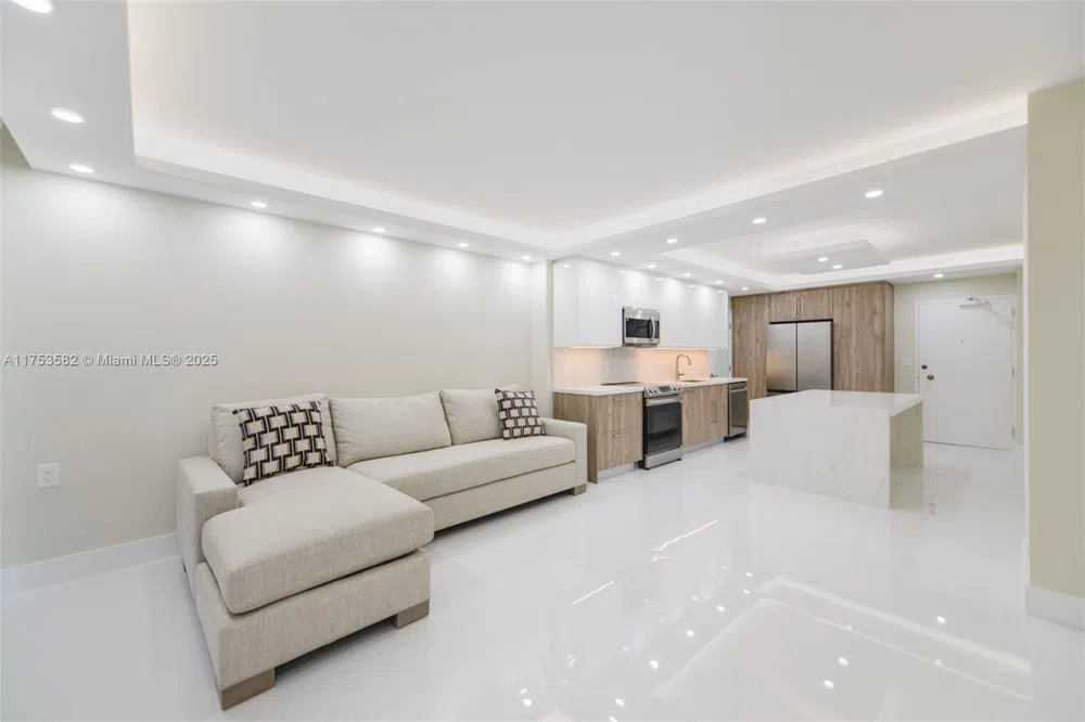 1950 S Ocean Dr #20L Hallandale Beach, FL 33009