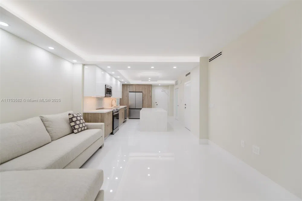 1950 S Ocean Dr #20L Hallandale Beach, FL 33009