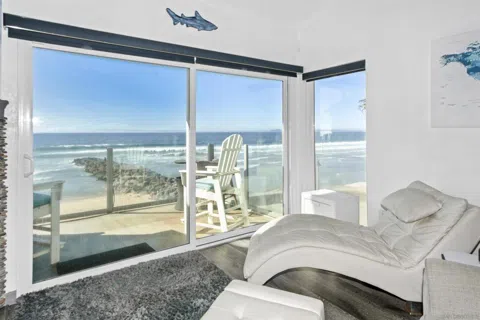 706 Ocean Ln